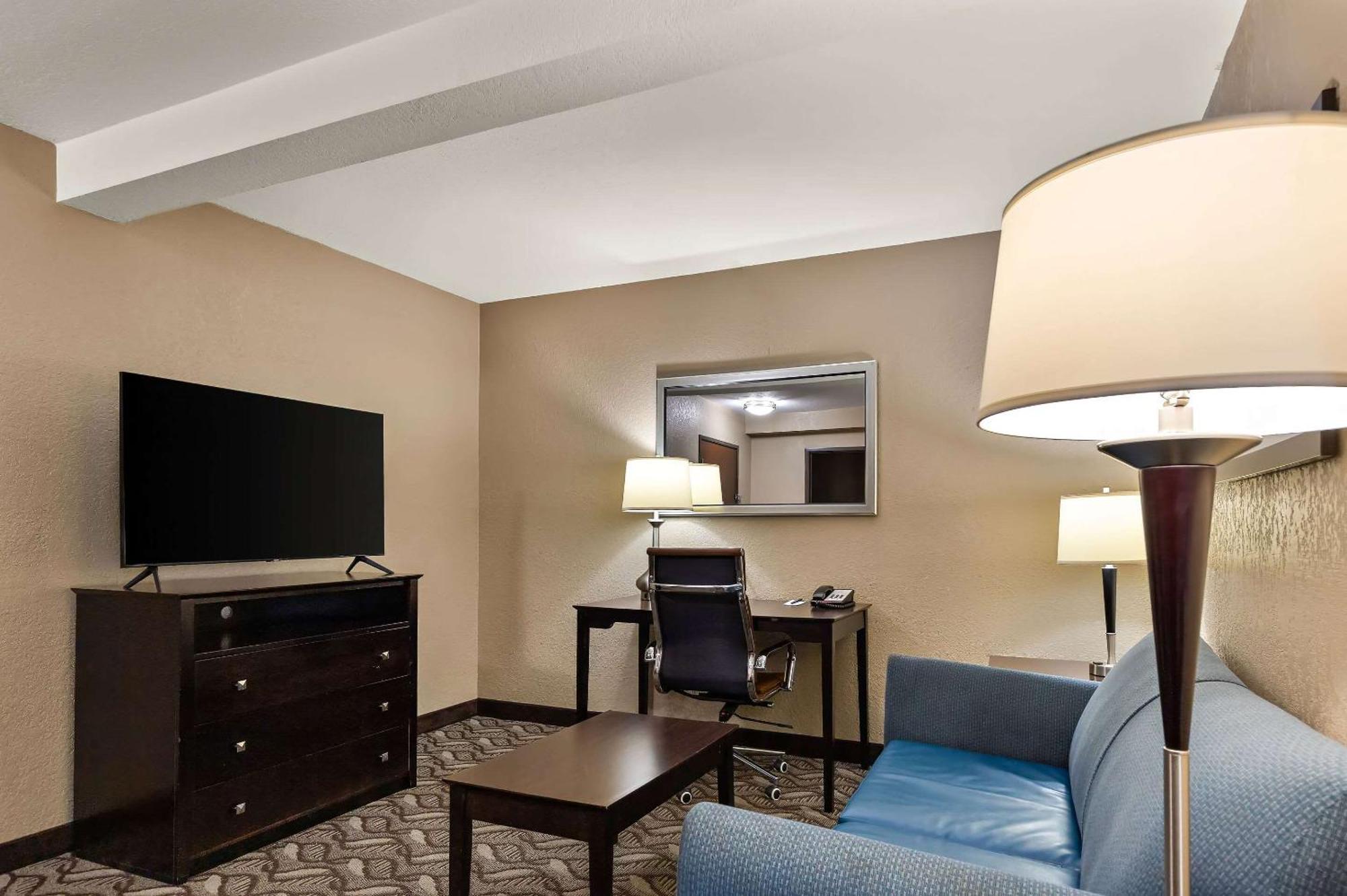 Comfort & I-55 Hotel